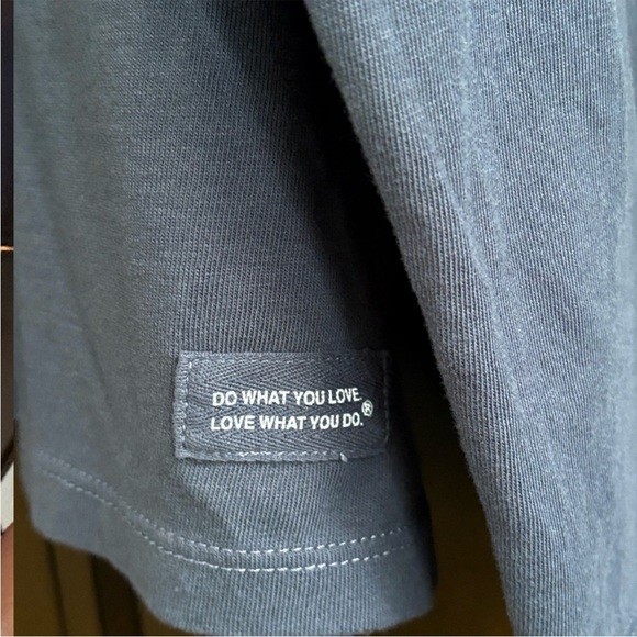 NWT Life Is Good Long Sleeve Crusher V
Neck Peace Cardinal Tee Size 3X - Picture 7 of 11